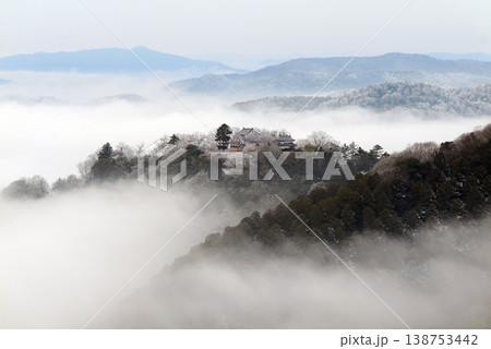 冬の雲海と備中松山城（天空の山城）25344 138753442