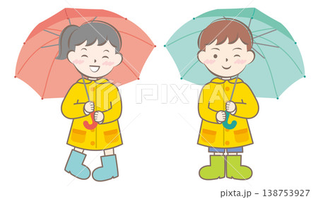 雨の日の合羽姿の子供たち　梅雨　傘 138753927