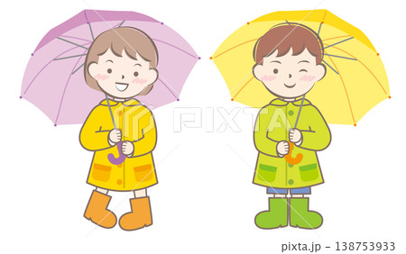 雨の日の合羽姿の子供たち　梅雨　傘 138753933