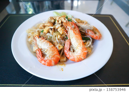 dry prawn noodles or stir fried noodles or pad thai , noodles without soup or Thai food or dry noodles or prawn noodles dry prawn noodles or stir fried noodles or pad thai , noodles without soup or Thai food or dry noodles or prawn noodles 138753946