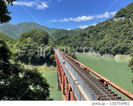 夏の奥大井湖上駅と秘境の絶景 138758462