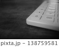 モノクロの電卓とコピースペース 138759581