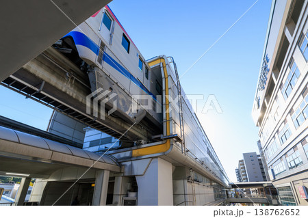 大阪モノレールの蛍池駅 (大阪府豊中市) 大阪モノレールの蛍池駅 (大阪府豊中市) 138762652