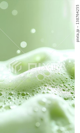 緑色の泡の抽象的なマクロクローズアップ 138764255