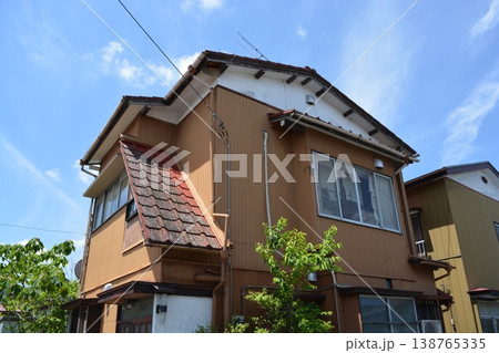 空き家になった日本の住宅 138765335