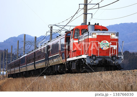 【JR東日本】DE10形1500番台＋12系 快速「DL村上ひな街道」（羽越本線：村上〜岩船町） 138766030