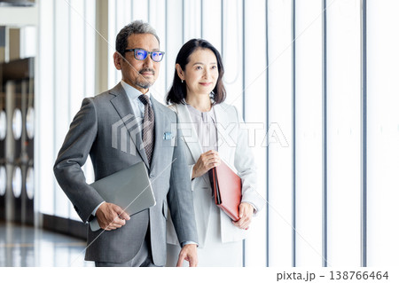 ビジネスマン 男女 ビジネスマン 男女 138766464