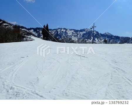 白銀のゲレンデ 138769232