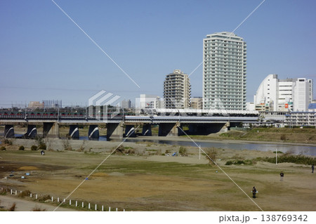 川崎二子新地多摩川河川敷対岸二子玉川眺望 川崎二子新地多摩川河川敷対岸二子玉川眺望 138769342