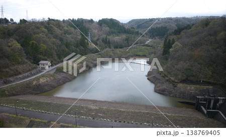 日本の富山県黒部市にある大谷ダム周辺からの様子 138769405