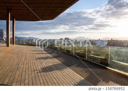 広島県 広島市 平和記念公園 おりづるタワーから望む広島市内の夕景 広島県 広島市 平和記念公園 おりづるタワーから望む広島市内の夕景 138769952