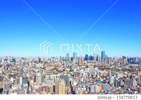 東京都港区、東京の町並みと東京タワーの風景 東京都港区、東京の町並みと東京タワーの風景 138770613