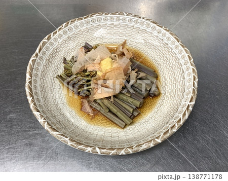 宮守産　わらび　水煮 138771178
