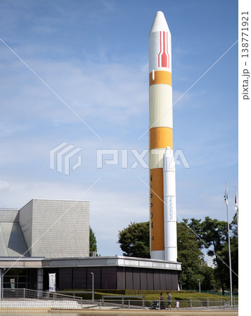 青空とNASDAロケット展示 138771921