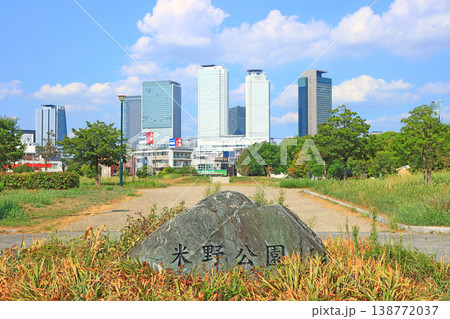 愛知県名古屋市、米野公園から見た名古屋駅周辺超高層ビル群の風景 愛知県名古屋市、米野公園から見た名古屋駅周辺超高層ビル群の風景 138772037