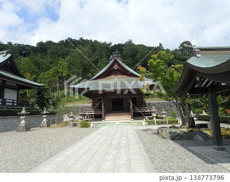 静岡県袋井市にある高野山真言宗別格本山の寺院で、聖武天皇の勅命を受けた行基上人が開いた法多山尊永寺 静岡県袋井市にある高野山真言宗別格本山の寺院で、聖武天皇の勅命を受けた行基上人が開いた法多山尊永寺 138773796