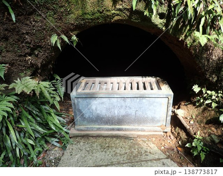 静岡県袋井市にある高野山真言宗別格本山の寺院で、聖武天皇の勅命を受けた行基上人が開いた法多山尊永寺 静岡県袋井市にある高野山真言宗別格本山の寺院で、聖武天皇の勅命を受けた行基上人が開いた法多山尊永寺 138773817