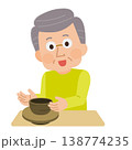 陶芸をする高齢者の男性　イラスト 138774235