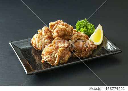 鳥の唐揚げ 鳥の唐揚げ 138774691