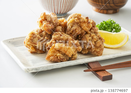 鳥の唐揚げ 鳥の唐揚げ 138774697