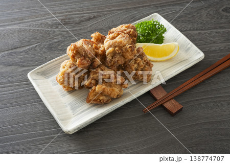 鳥の唐揚げ 138774707