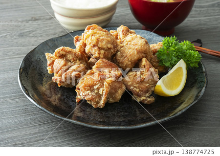 鳥の唐揚げ 138774725