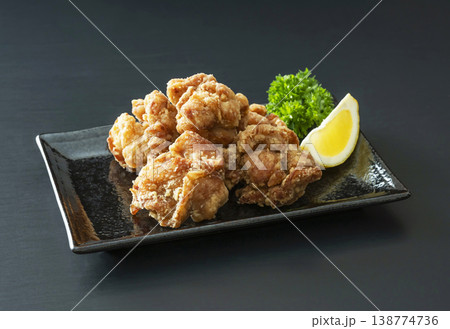 鳥の唐揚げ 138774736