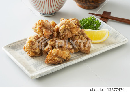 鳥の唐揚げ 鳥の唐揚げ 138774744