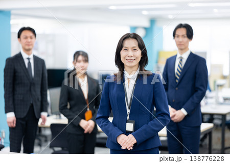 ビジネスチーム 138776228
