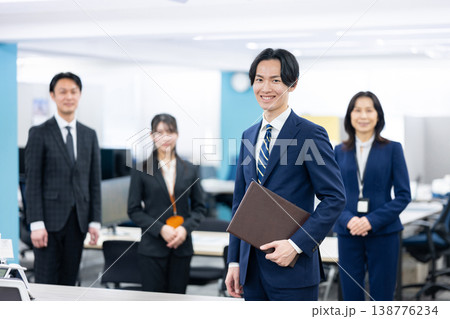 ビジネスチーム ビジネスチーム 138776234