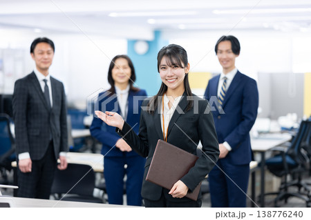 ビジネスチーム 138776240