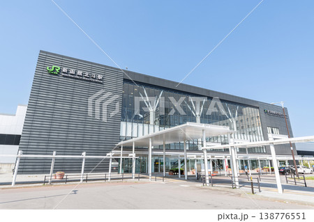 北海道北斗市　晴天の新函館北斗駅　南口 138776551