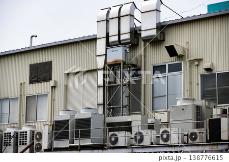 工場設備 エアコン室外機 工場設備 エアコン室外機 138776615