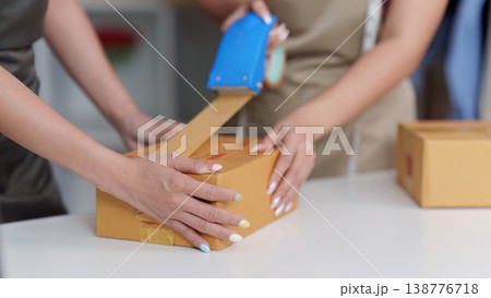 Packaging box for shipment in ecommerce Packaging box for shipment in ecommerce 138776718