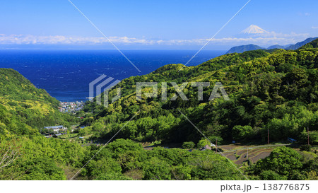 石部の棚田、海越しの駿河湾と富士山 石部の棚田、海越しの駿河湾と富士山 138776875