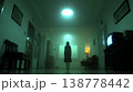 暗闇に佇む長い黒髪の幽霊女性｜日本的現代ホラーの恐怖イメージ 138778442