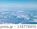飛行機から見た山 138778856