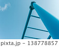 雲梯と青空 138778857