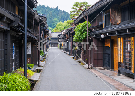 飛騨高山の古い町並 138778965