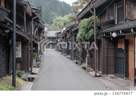 飛騨高山の古い町並 138778977