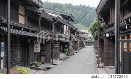 飛騨高山の古い町並 138778986