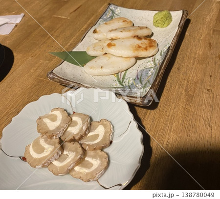 仙台名物の笹かまぼこ 仙台名物の笹かまぼこ 138780049