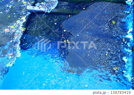 カラー　冬　雪　景色　背景（2026年4月登録） 138783419