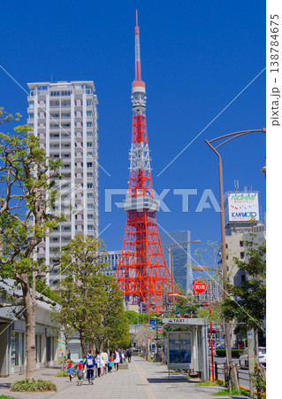 東京都港区 桜田通りと東京タワー 東京都港区 桜田通りと東京タワー 138784675