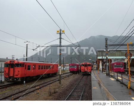 播但線・寺前駅に集結する国鉄型車両 播但線・寺前駅に集結する国鉄型車両 138786004