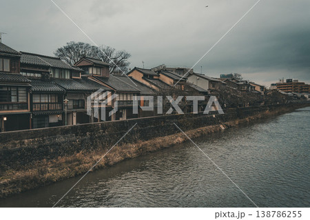 日本 金沢の主計町茶屋街の夕景 夜景 日本 金沢の主計町茶屋街の夕景 夜景 138786255