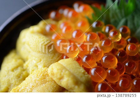 新鮮で美味しいいくら丼 新鮮で美味しいいくら丼 138789255