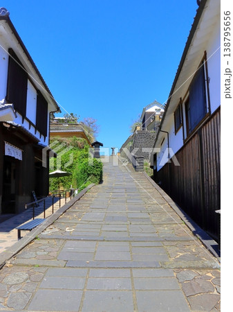酢屋の坂(商人の町・武家屋敷・杵築城下町) 酢屋の坂(商人の町・武家屋敷・杵築城下町) 138795656
