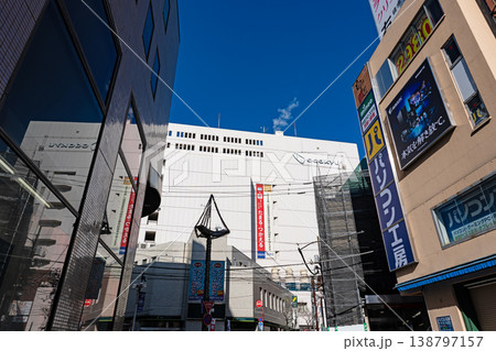 小田急百貨店町田店を見上げる 東京都町田市原町田 小田急百貨店町田店を見上げる 東京都町田市原町田 138797157