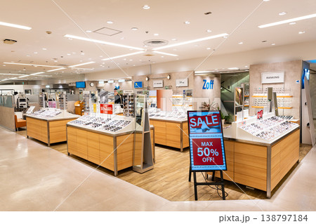 Zoff 小田急町田店　東京都町田市原町田 138797184